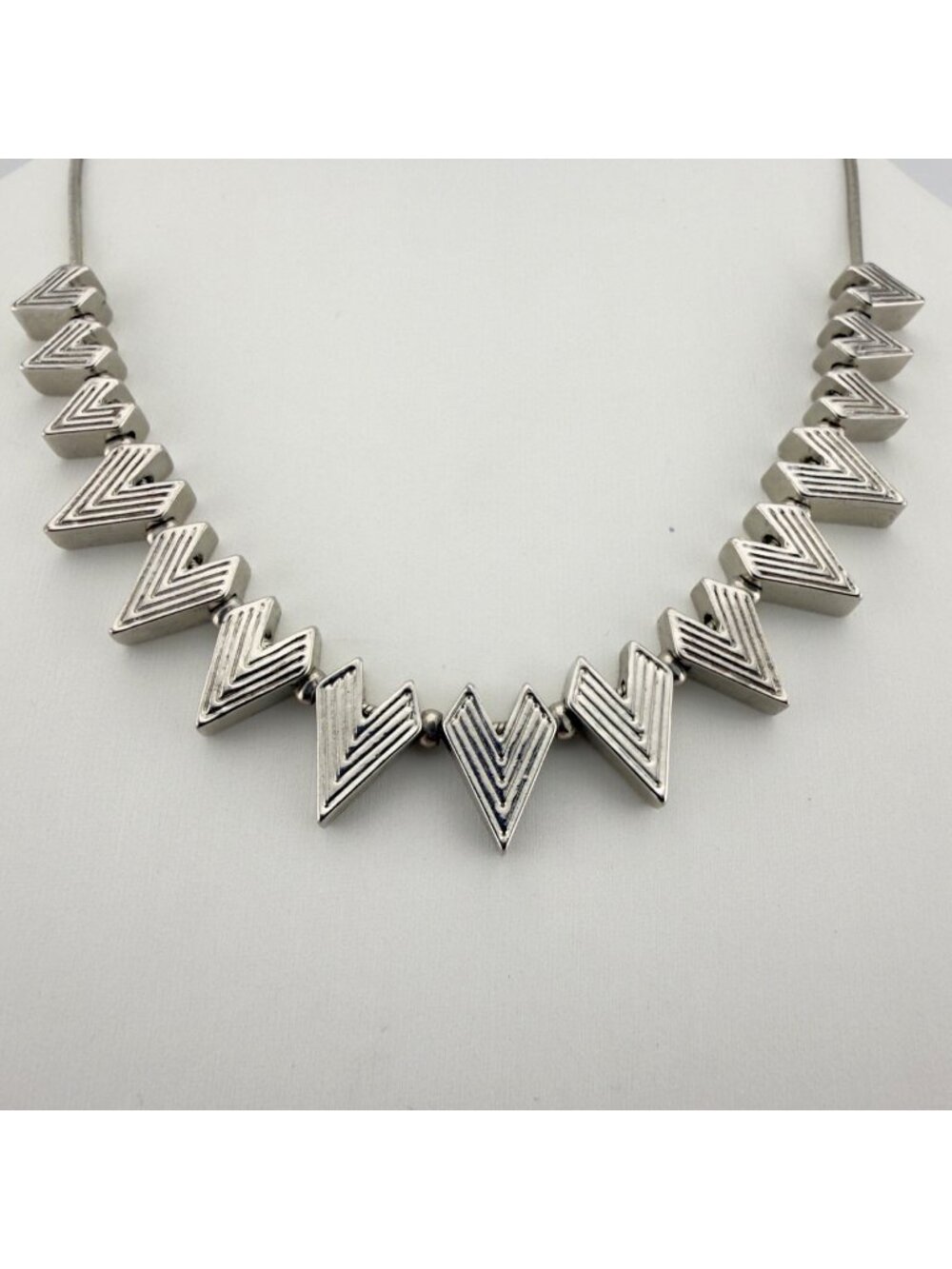 Loft Chevron V Shaped Silver Tone Necklace Collar Adjustable Chain 18"